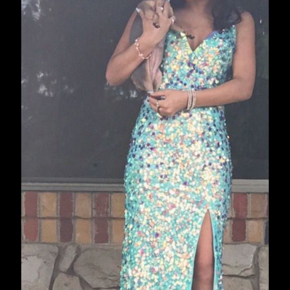 PROM DRESS - Picture 4 of 5